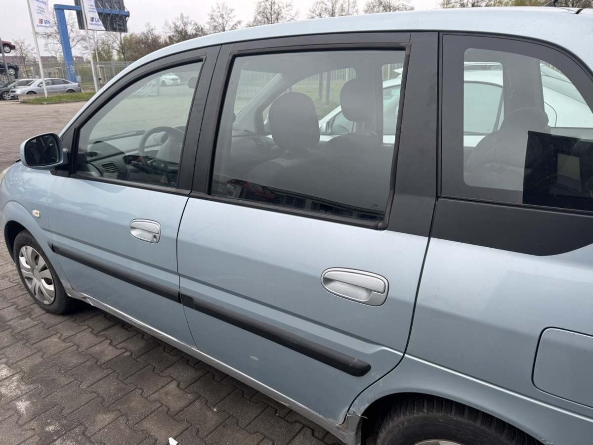 Hyundai Matrix original T&uuml;r hinten links VS Celadon Blue Rohbau Bj.2009
